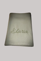 Personalisierte Baby-Strickdecke mit Namen