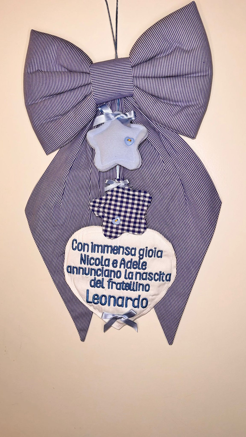 Nastro di nascita personalizzato con nome ricamato